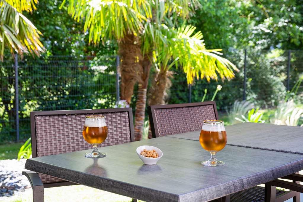 The Originals Boutique Hotel Restaurant Saint James, مونتايغو المظهر الخارجي الصورة