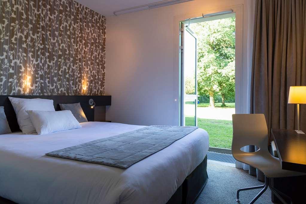 The Originals Boutique Hotel Restaurant Saint James, مونتايغو الغرفة الصورة
